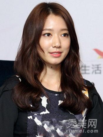 圆脸大脸明星,独特魅力，闪耀荧屏