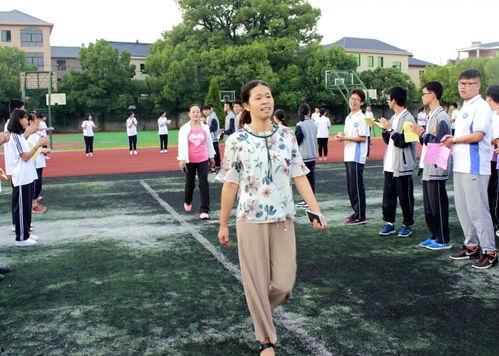 瓜州三中康佳丽老师,桃李满园育英才，匠心独运铸师魂