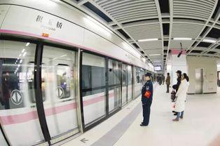 吃瓜武汉地铁,吃瓜群众的出行新选择