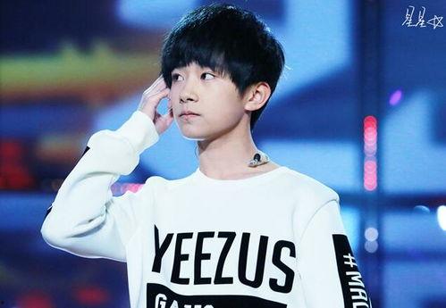 姓名简写qr的明星