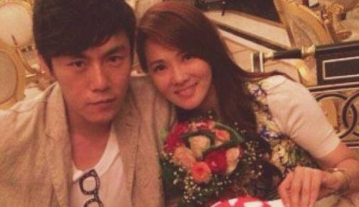 假装吵架的明星夫妻,明星夫妻假戏真做？揭秘假装吵架背后的甜蜜真相