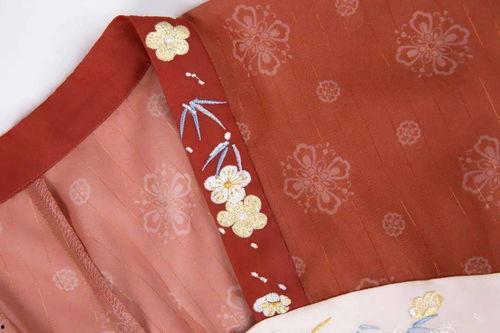 今日头条新品汉服图,古韵新潮，穿越时空的时尚演绎